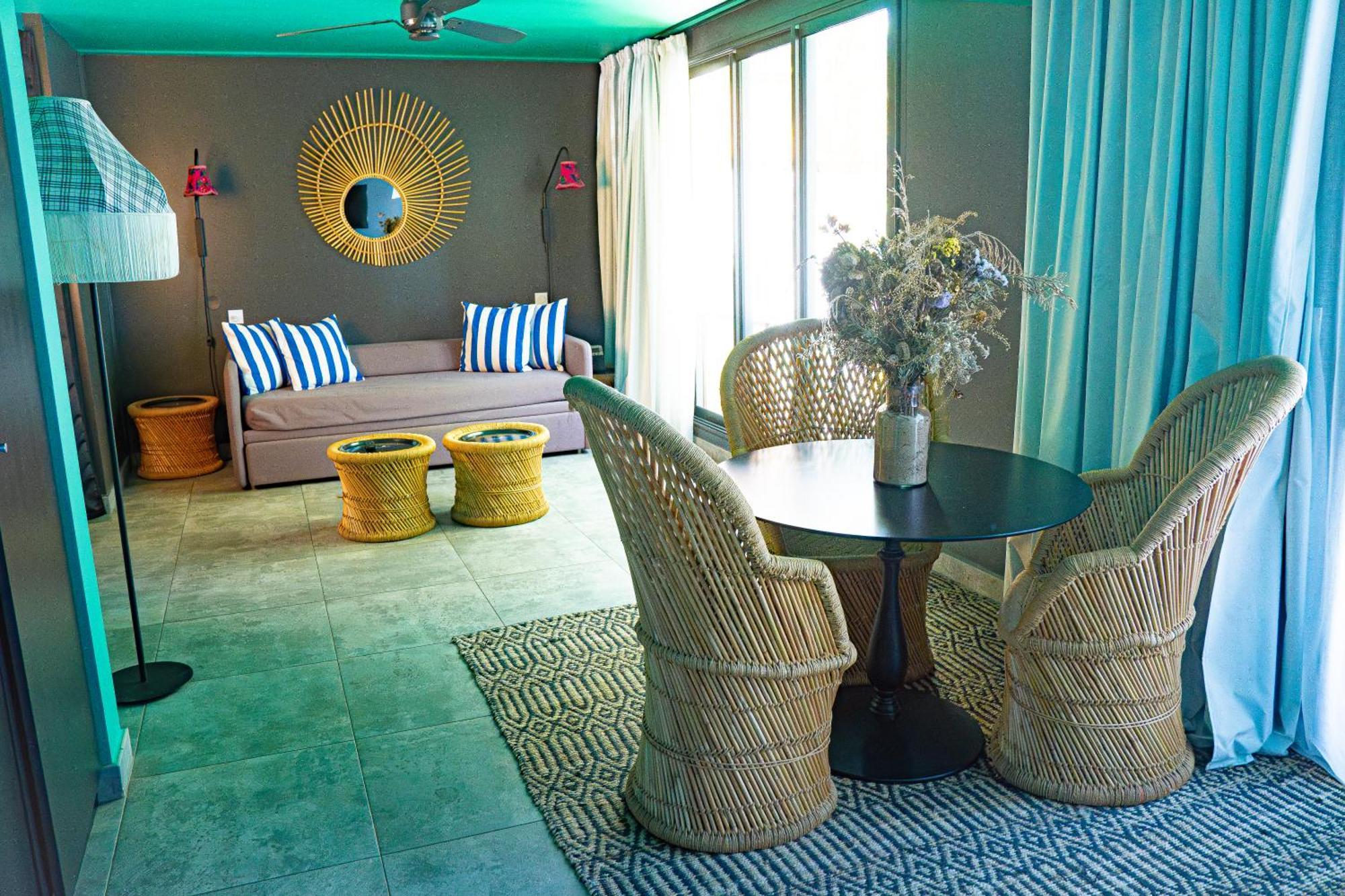 Dina Morgabine Saint Gilles Hotel Екстериор снимка