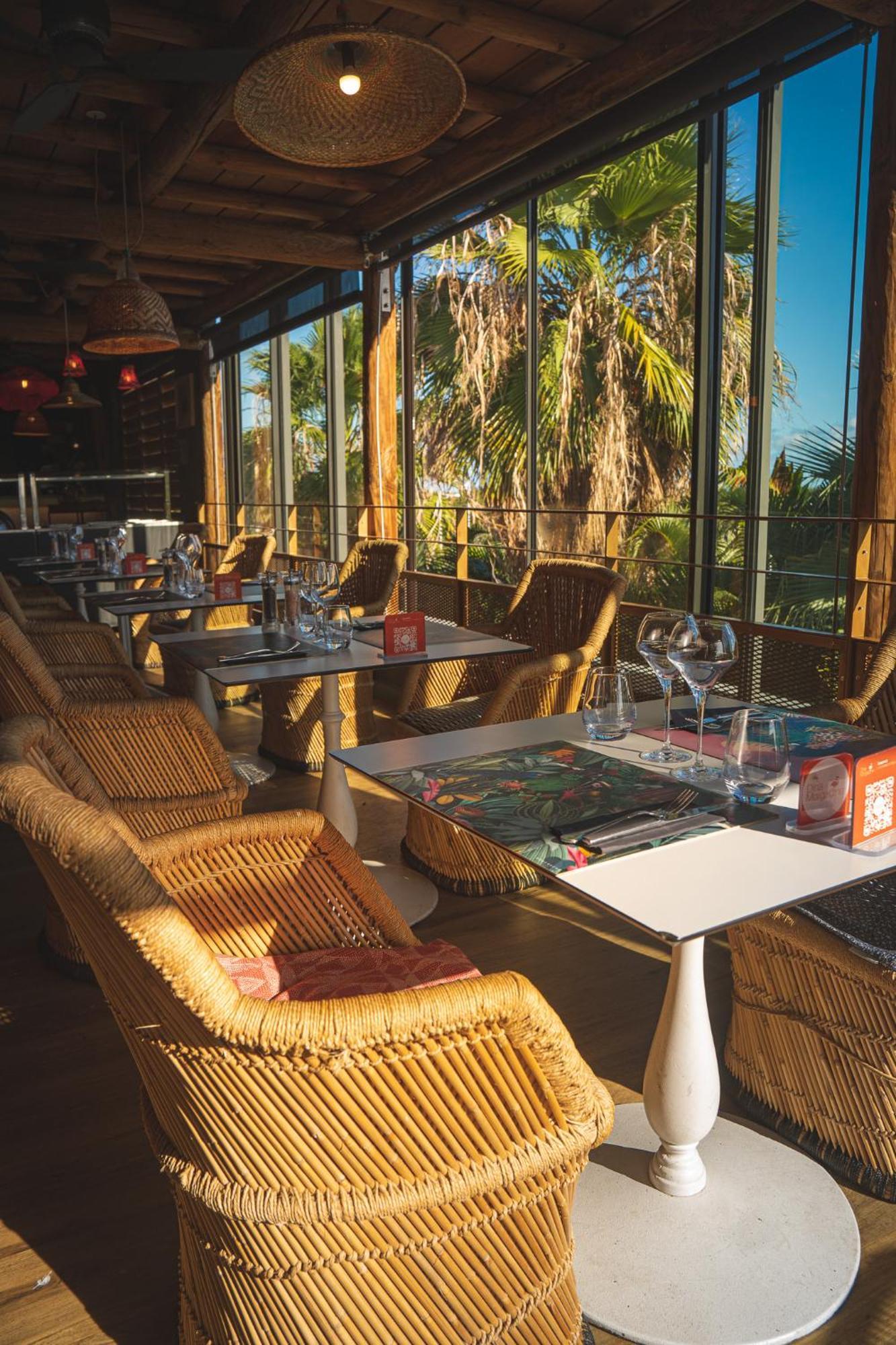 Dina Morgabine Saint Gilles Hotel Екстериор снимка