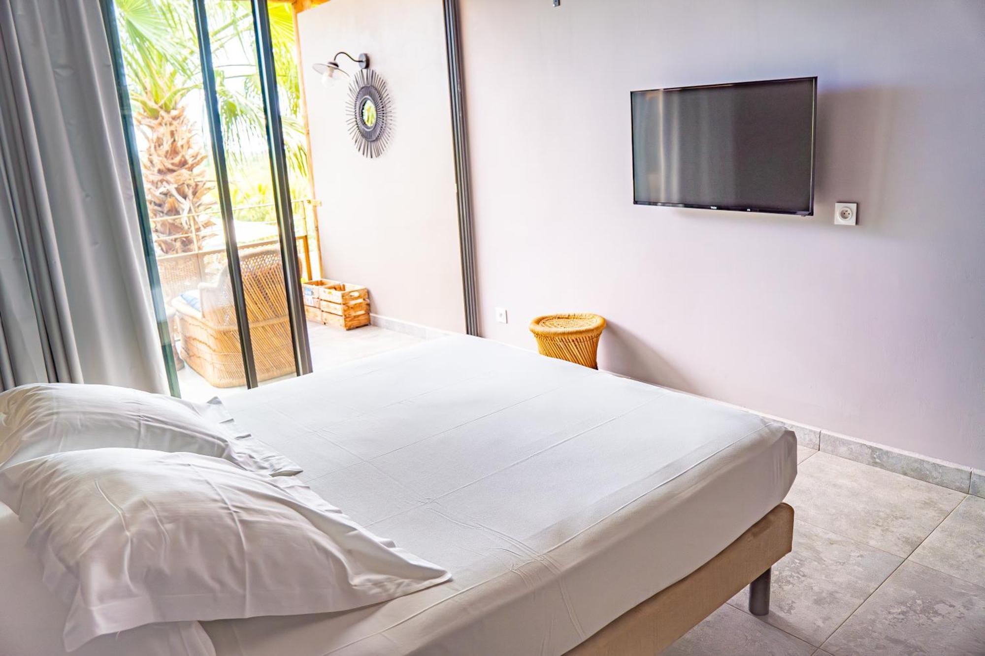 Dina Morgabine Saint Gilles Hotel Екстериор снимка
